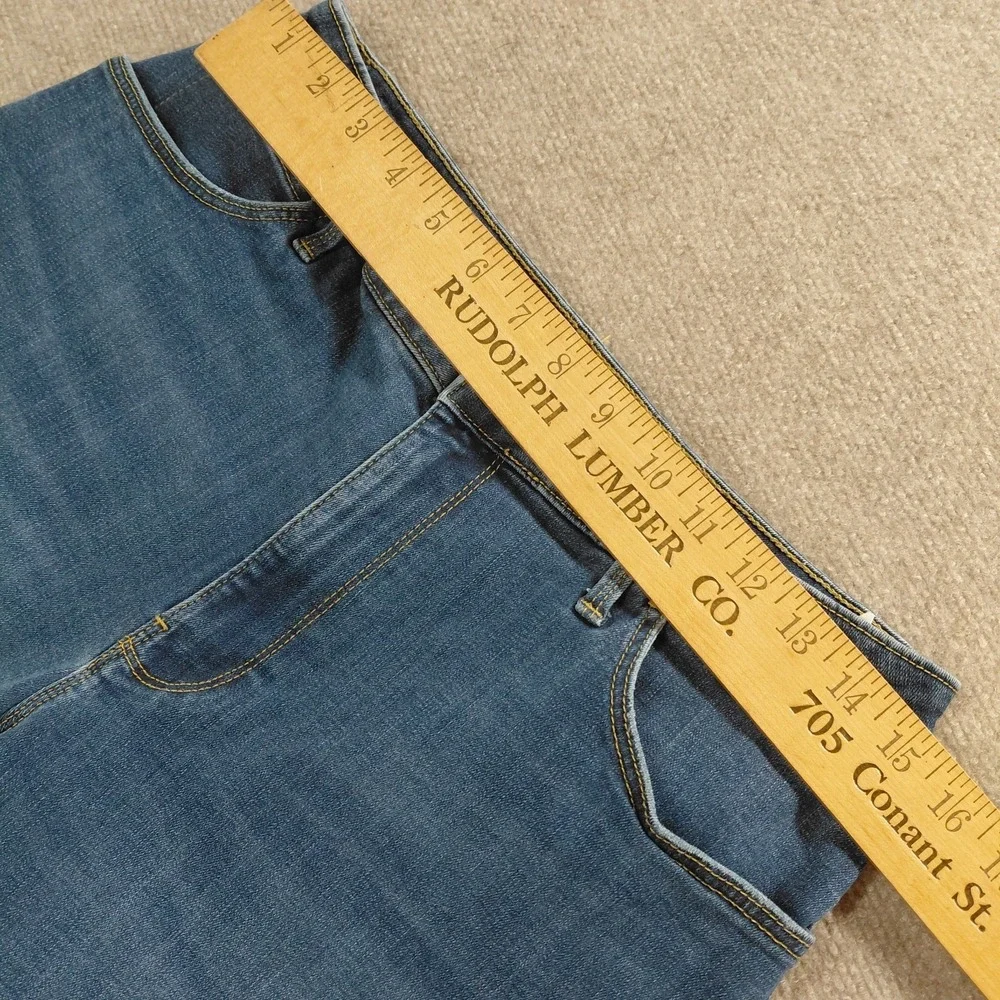 Wrangler Frayed Raw Hem Jean Shorts Size 34 Fits 30